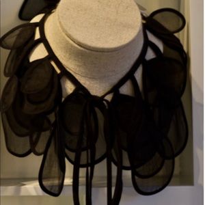 Anne Fontaine Collar